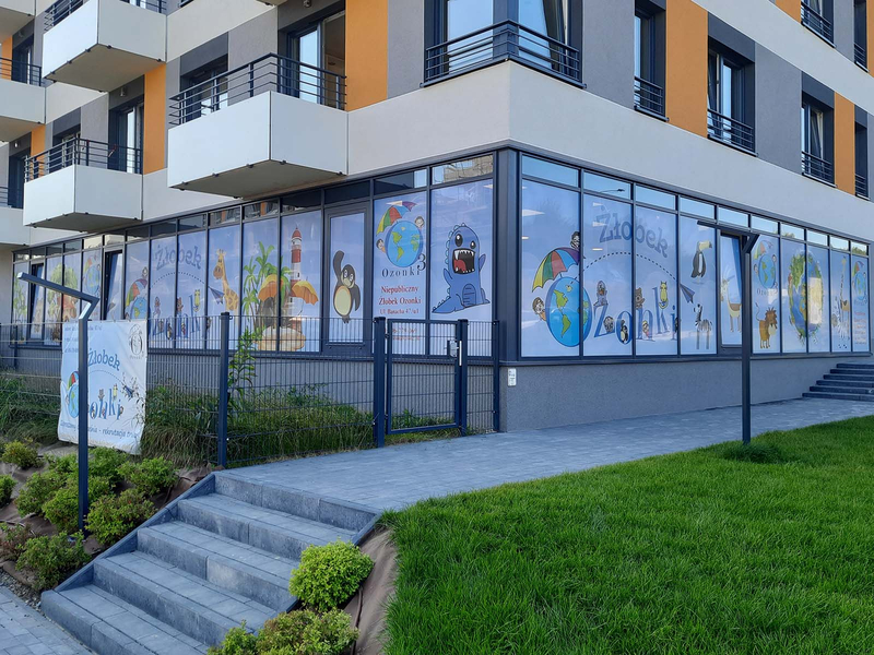 Zdjęcie na okładce dla GRAFIART, folie okienne, oklejanie witryn, szyb balkonowych, folia matowa, tablice